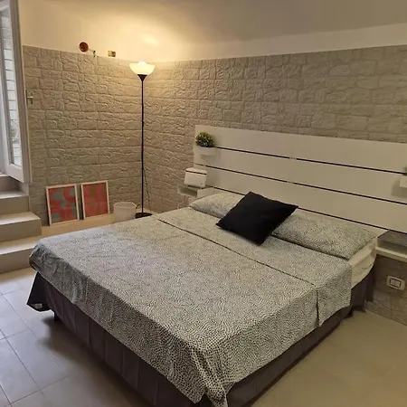 Cattaro 37 Hospitality Srls * Bari
